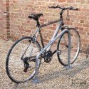 https://www.4mepro.es/20855-medium_default/arco-aparcabicis-triangular-2-bicicletas.jpg