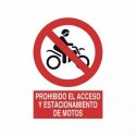 https://www.4mepro.es/24146-medium_default/senal-prohibido-el-acceso-y-estacionamiento-de-motos.jpg