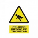 https://www.4mepro.es/24358-medium_default/senal-peligro-riesgo-de-tropezar.jpg