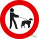 Señal prohibido a los perros incluso con correa 1